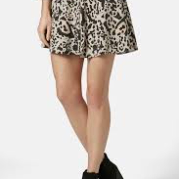 Topshop Dresses & Skirts - Top Shop Animal Leopard Print Mini Skirt 6